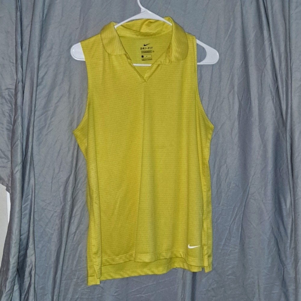 Nike dry fit workout shirt